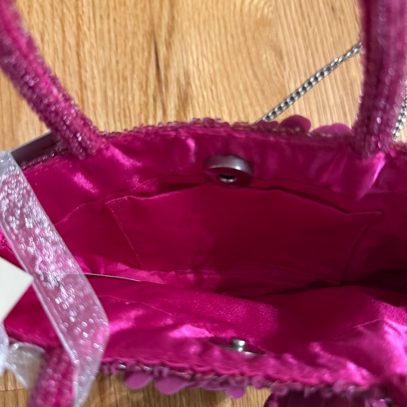 Viral Beaded Bag - Picture 5 of 7